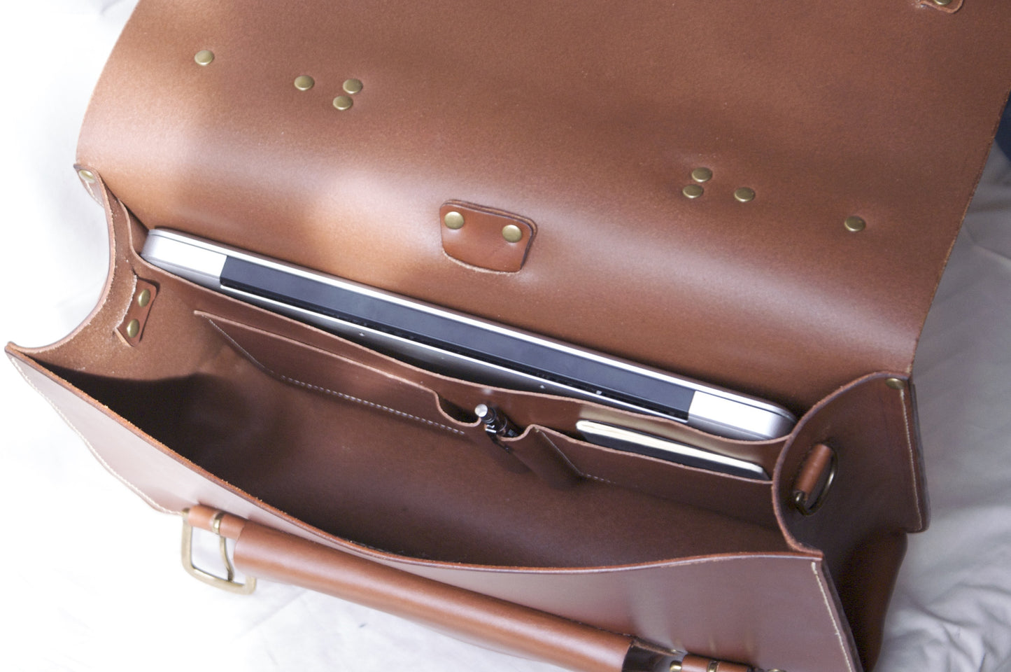 Briefcase Tan - Rugged Minimalist